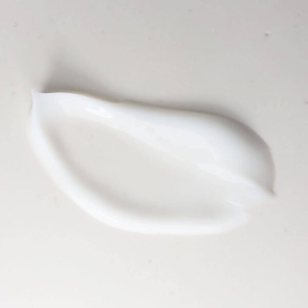 Körpermilch mit Cannabidiol. CBD-Emulsion und Kokos- und Sheaöl. CBD für die Haut